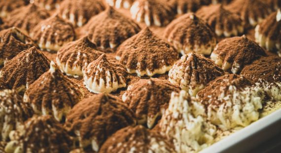 Tiramisu by Tiramisukeisari with custom topping.